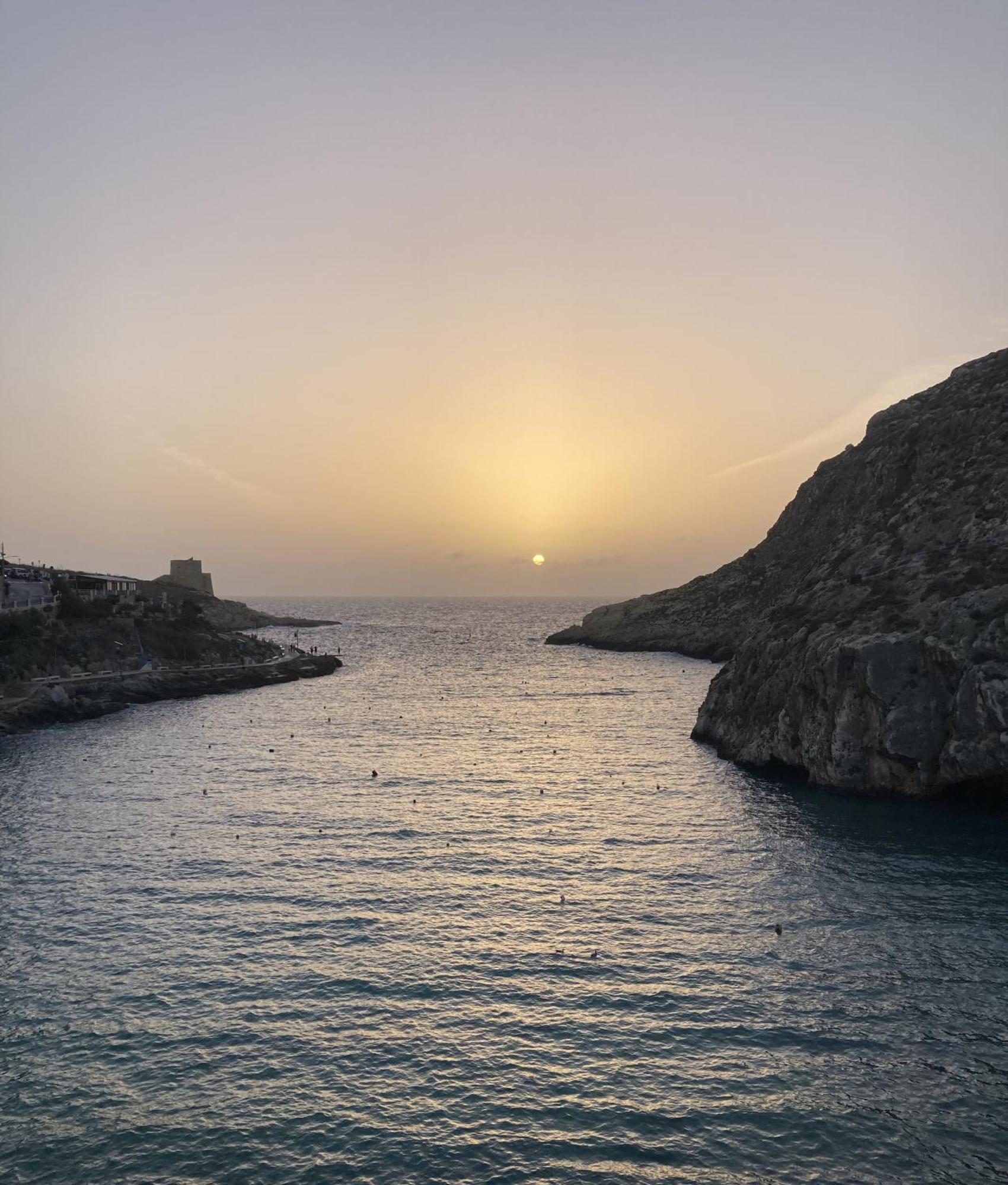 Seafront Duplex Penthouse With Terrace Overlooking Xlendi Bay Dış mekan fotoğraf