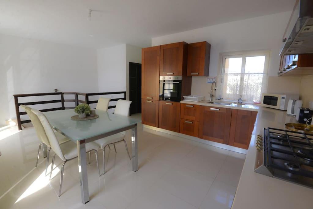 Seafront Duplex Penthouse With Terrace Overlooking Xlendi Bay Dış mekan fotoğraf