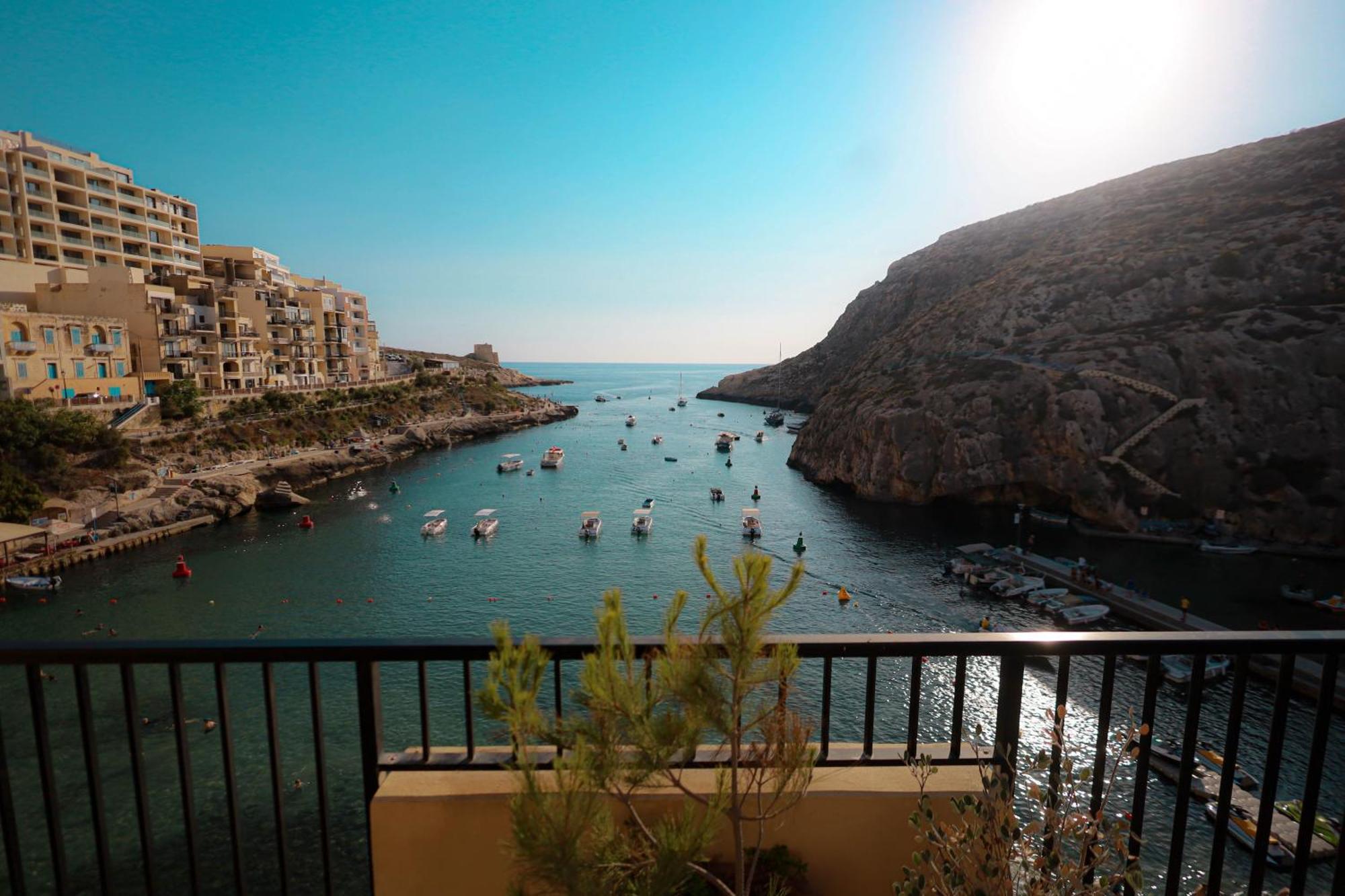 Seafront Duplex Penthouse With Terrace Overlooking Xlendi Bay Dış mekan fotoğraf