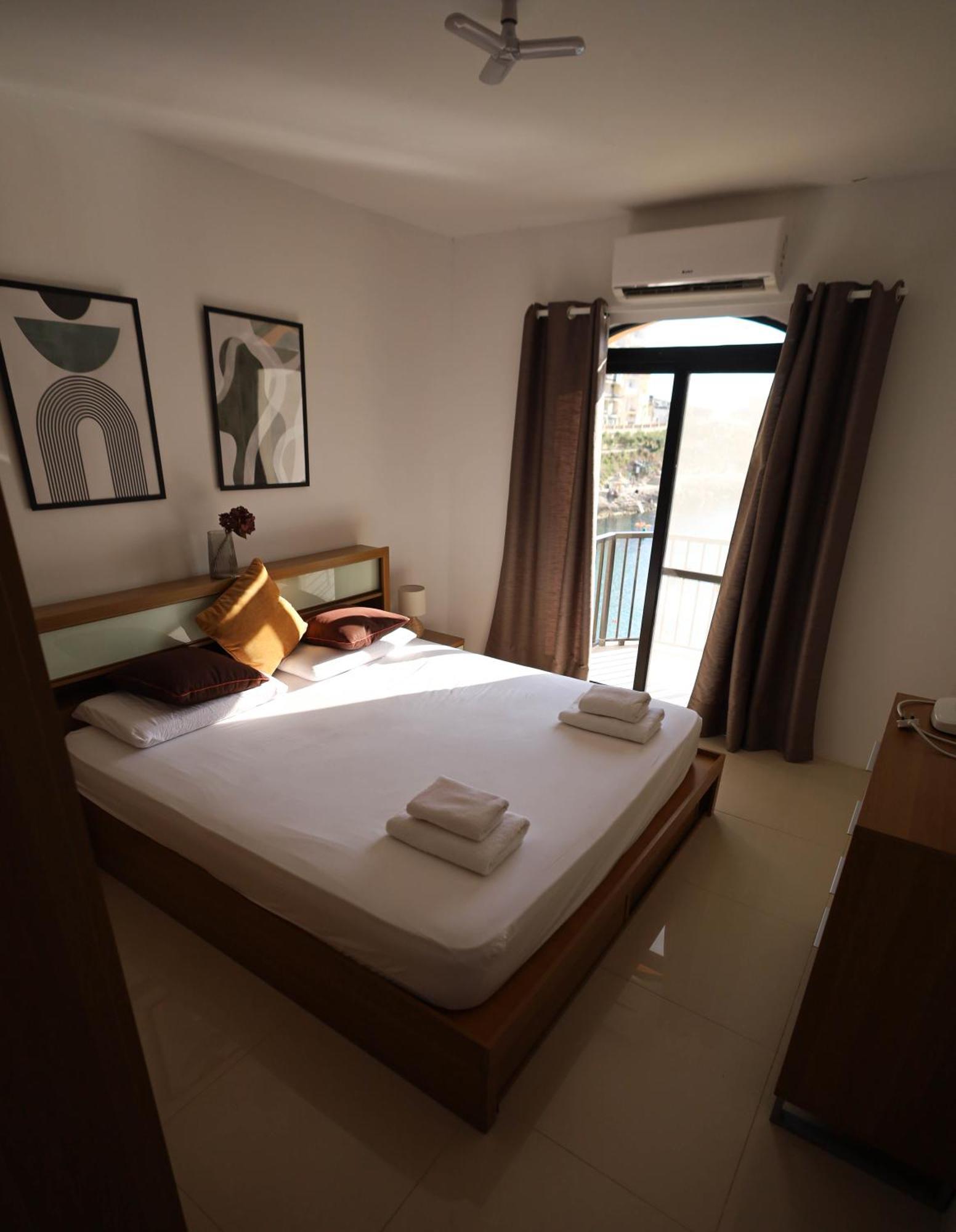 Seafront Duplex Penthouse With Terrace Overlooking Xlendi Bay Dış mekan fotoğraf