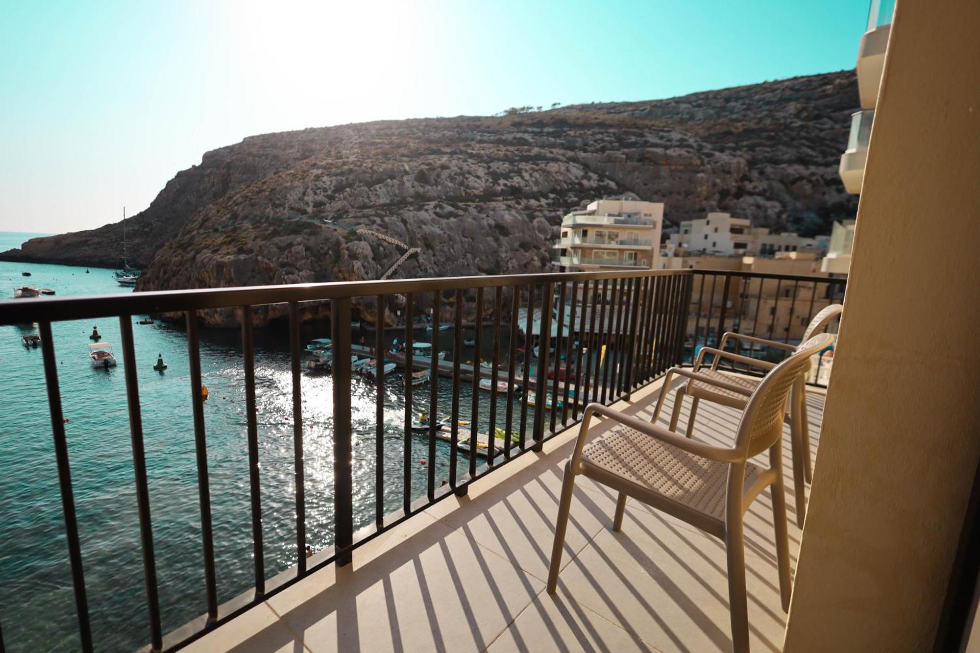 Seafront Duplex Penthouse With Terrace Overlooking Xlendi Bay Dış mekan fotoğraf